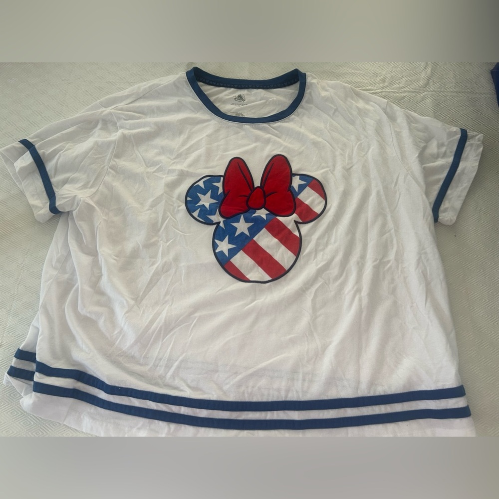 Disney Minnie Mouse American flag tee